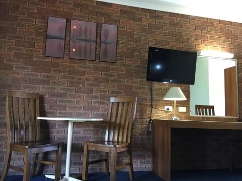 The Finley Palm Motor Inn - Sunshine Coast Tourism 3