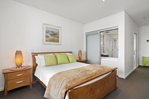The Frontage Resort-Style Apartment - Sunshine Coast Tourism 3