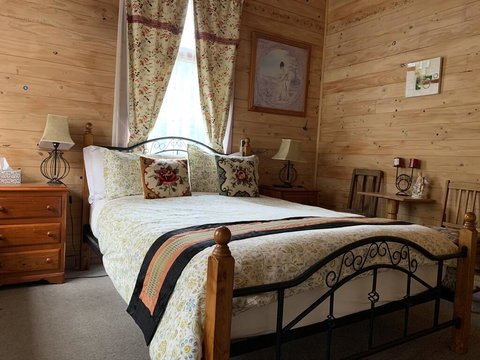 The Goat And Goose Bed & Breakfast - Holiday Sunshine Coast 3