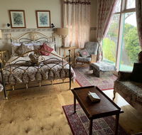 The Goat and Goose Bed  Breakfast - Holiday Sunshine Coast
