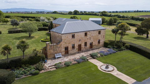 The Granary - Holiday Sunshine Coast 0