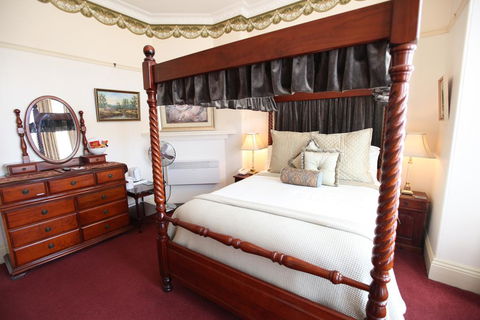 The Grand On Macfie - Sunshine Coast Tourism 1