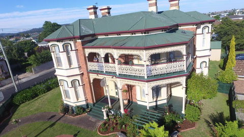 The Grand On Macfie - Sunshine Coast Tourism 0