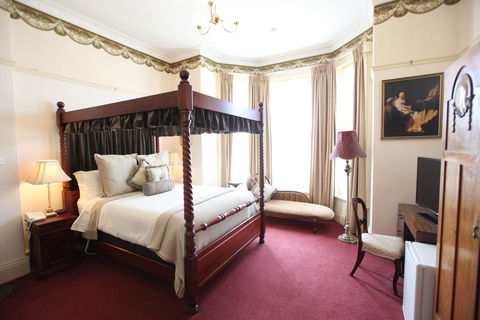 The Grand On Macfie - Sunshine Coast Tourism 2