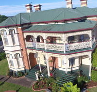 The Grand On Macfie - Sunshine Coast Tourism