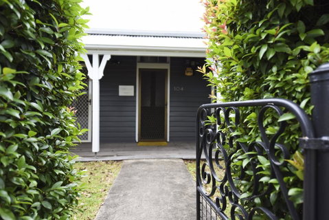 The Grey House - Sunshine Coast Tourism 2
