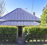The Grey House - Holiday Sunshine Coast
