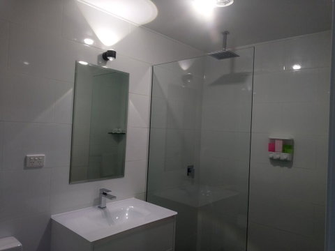 The Happy Wanderer Motel - Sunshine Coast Tourism 2