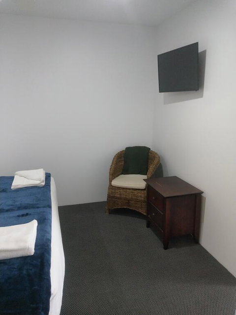 The Happy Wanderer Motel - Sunshine Coast Tourism 1