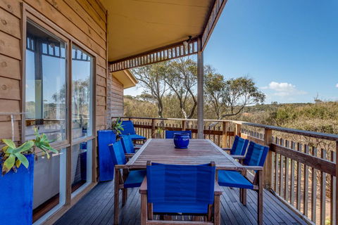 The Heyfield Hideaway: Tennis & Spa - Sunshine Coast Tourism 1