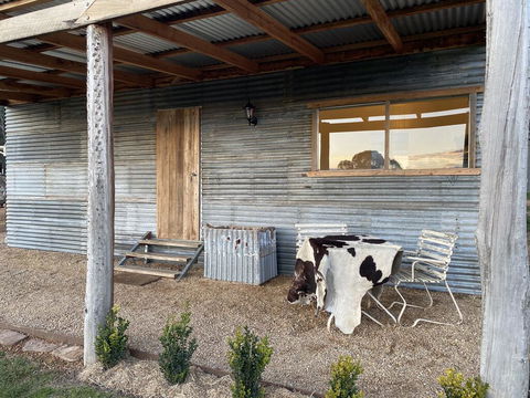 The Hut, Saddlers Run - Sunshine Coast Tourism 0