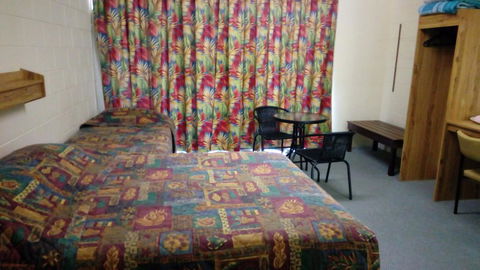 The Islands Inn Motel - Sunshine Coast Tourism 1