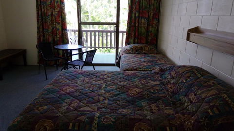 The Islands Inn Motel - Sunshine Coast Tourism 3