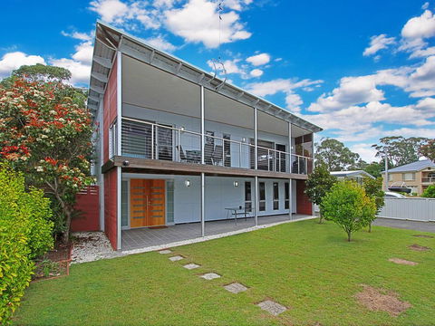 The Lake House - Lake Conjola - Sunshine Coast Tourism 2