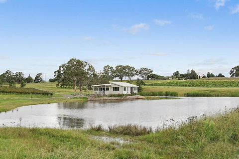 The Lake House @ 201 - Holiday Sunshine Coast 1