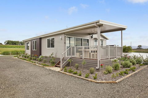 The Lake House @ 201 - Holiday Sunshine Coast 0