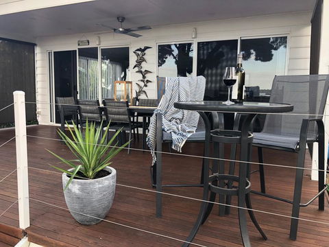 The Lakehouse - Sunshine Coast Tourism 2