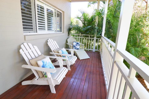 The Lakehouse In Raffetys Resort - Holiday Sunshine Coast 2