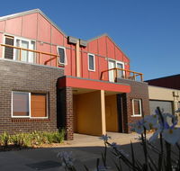 The Lakes Apartments - Holiday Sunshine Coast