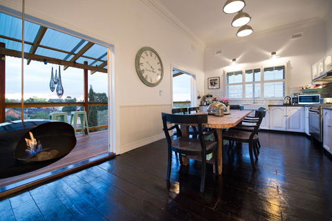 The Lodge At Clunes - Sunshine Coast Tourism 3
