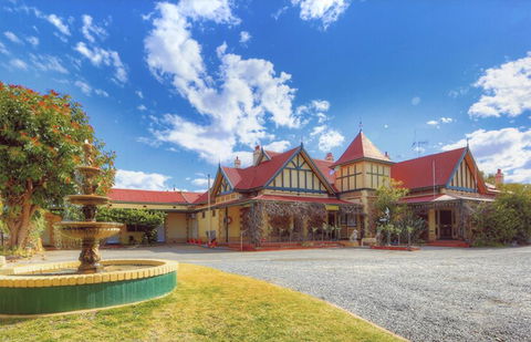 The Lodge Outback Motel - Sunshine Coast Tourism 0