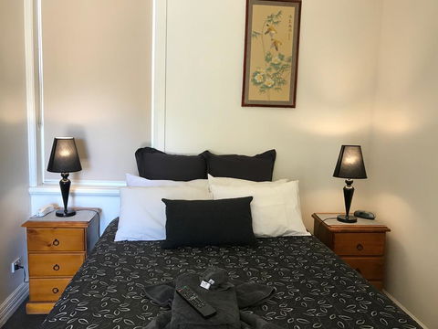 The Lodge Outback Motel - Sunshine Coast Tourism 3