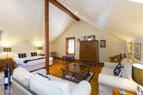 The Mews Studio - Holiday Sunshine Coast 2