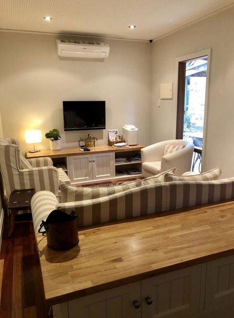The Miners Cottage, Barossa - Holiday Sunshine Coast 3