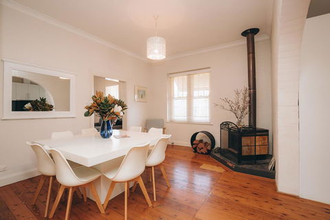 The Mudgee Merlot Gate Guesthouse - Sunshine Coast Tourism 3