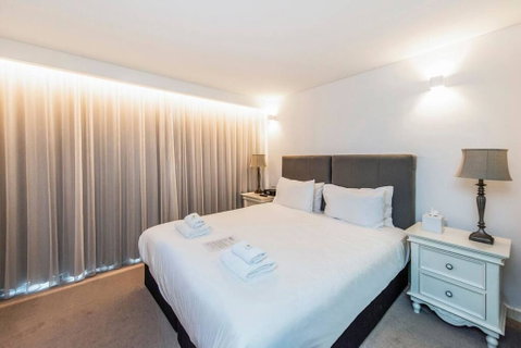 The Nest - Bright Space On Newcastle St With Roof Terrace - Holiday Sunshine Coast 2