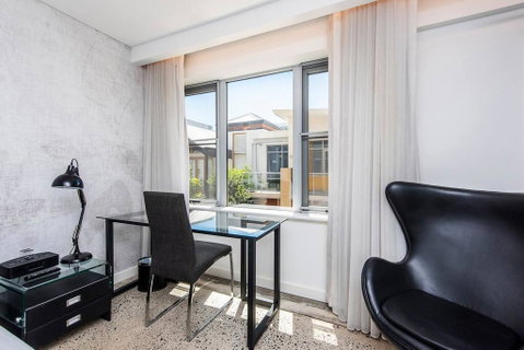 The Nest - Elegant Private Room Near The City + Roof Terrace - Holiday Sunshine Coast 1