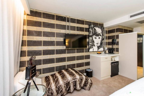 The Nest - Hollywood Style Space With Roof Terrace - Holiday Sunshine Coast 1