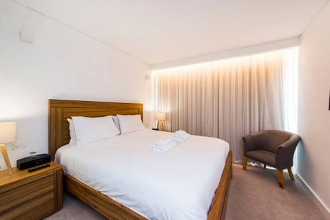 The Nest - Modern Room In Northbridge With Roof Terrace - Holiday Sunshine Coast 2