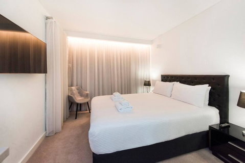 The Nest - Smart Suite On Newcastle St With Rooftop Views - Holiday Sunshine Coast 1