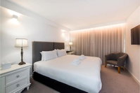 The Nest - Stylish Modern Room with Rooftop Terrace