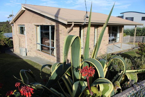 The Nook Bay Of Fires - Sunshine Coast Tourism 0