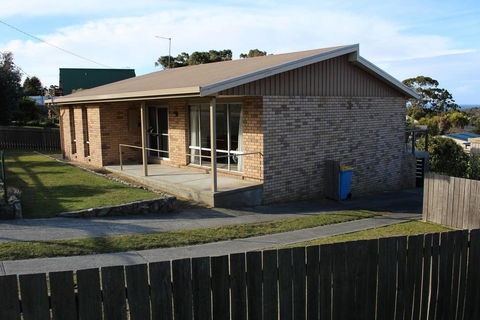 The Nook Bay Of Fires - Sunshine Coast Tourism 3