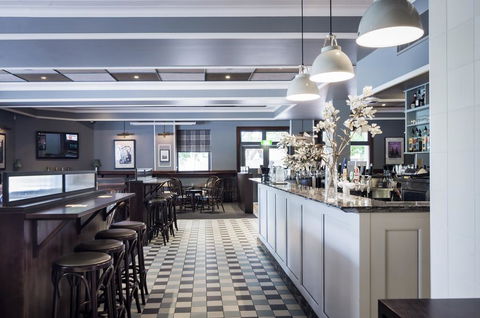 The North Sydney Hotel - Holiday Sunshine Coast 1