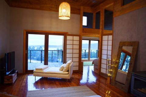 The O Retreat - Holiday Sunshine Coast 1