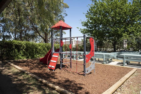 The Oaks Hotel - Holiday Sunshine Coast 2