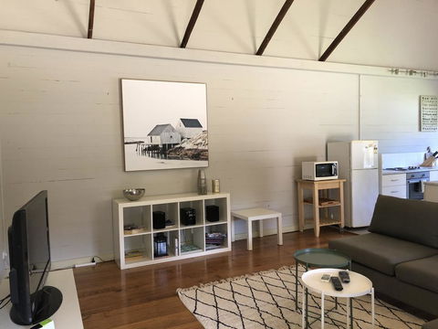 The Old Coolstore - Braeburn Apt - Holiday Sunshine Coast 3
