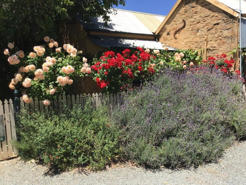 The Olde Devonshire House - Sunshine Coast Tourism 2