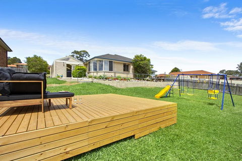 The Orient - Family & Pet Friendly - Huge Spa - Sunshine Coast Tourism 3