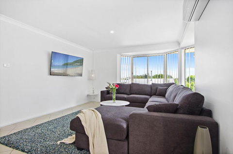 The Orient - Family & Pet Friendly - Huge Spa - Sunshine Coast Tourism 2