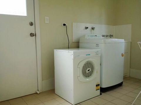 THE PALM FARM - PET FRIENDLY - WEEKLY ONLY - Sunshine Coast Tourism 1