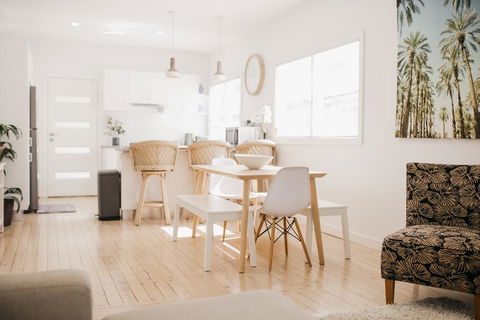 The Palms - Stylish, Modern And Cute As A Button - Holiday Sunshine Coast 0