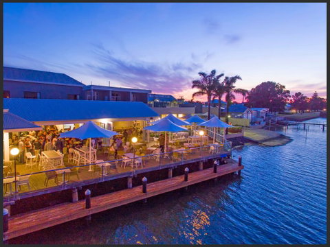 The Parade Hotel - Sunshine Coast Tourism 0