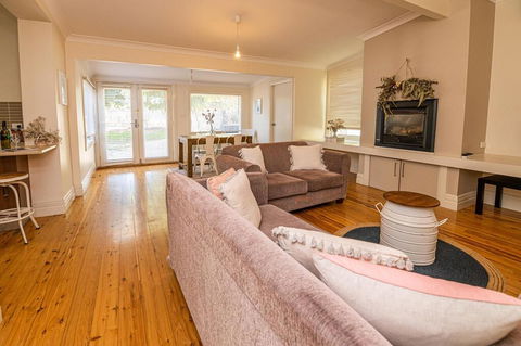The Pearl On Prince  Stylish Cottage, CBD, Wifi - Holiday Sunshine Coast 1
