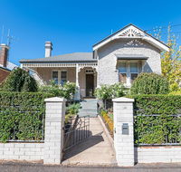 The Pearl on Prince  Stylish Cottage CBD Wifi - Holiday Sunshine Coast