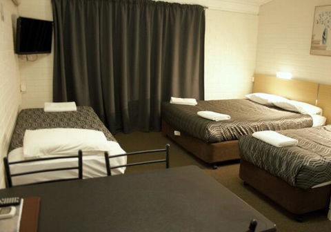 The Plains Motor Inn - Sunshine Coast Tourism 2